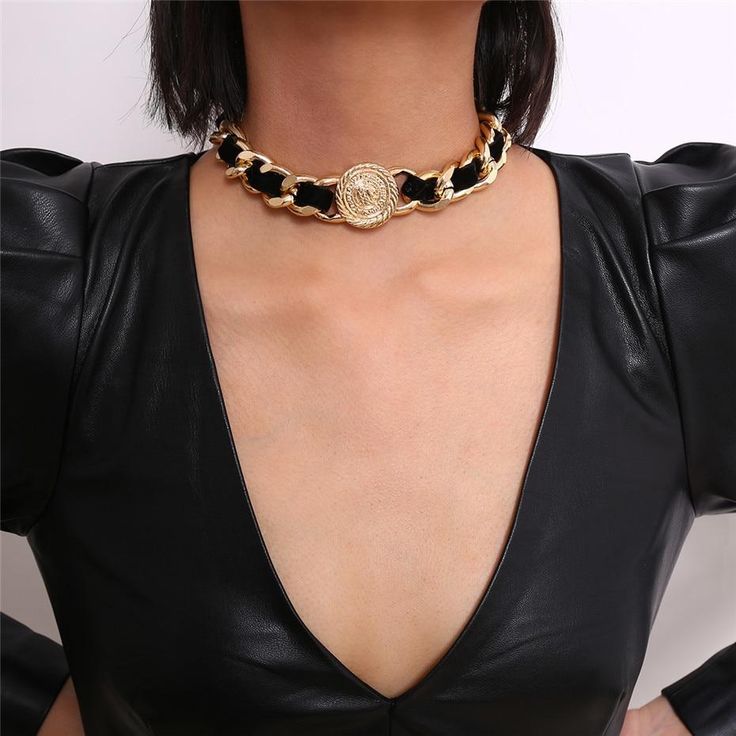 Gargantilla de cadena de terciopelo negro y dorado